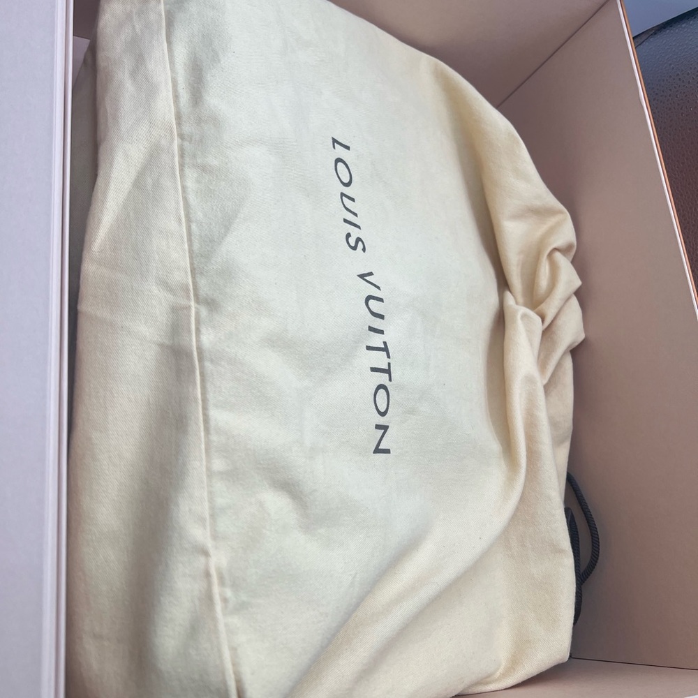 Authentic Louis Vuitton Limited Ed On The Go GM Jungle White 2way Top/shoulder - Picture 13 of 15